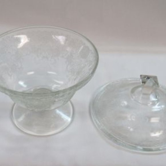 Hazel Atlas Crystal Florentine No. 2 Poppy No. 2 Footed Candy Dish with Lid - Picture 3 of 4